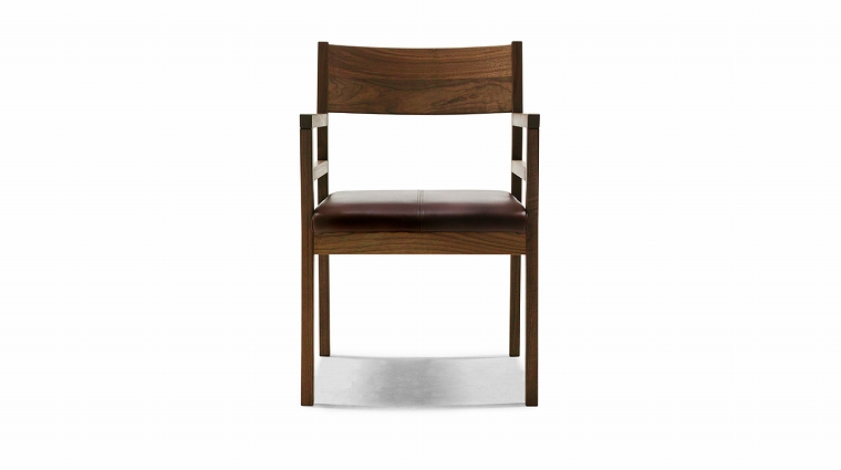 肘をかけて体を預けられる安定感「GRAY'S ARM CHAIR | グレイズ アームチェア」