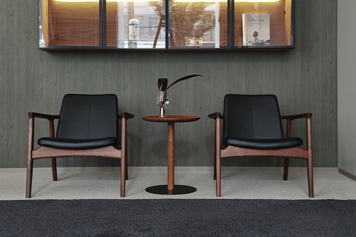 YU UT5 SIDE TABLE