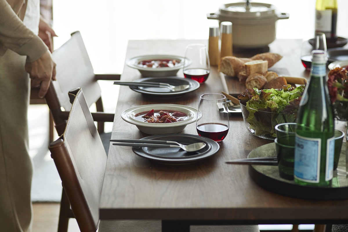 YU UC3 DINING CHAIR