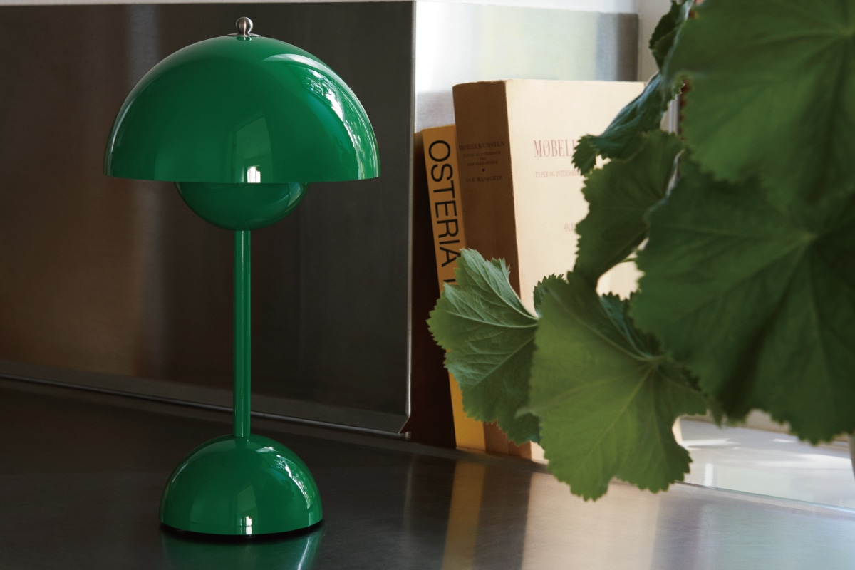 &Tradition | FLOWERPOT PORTABLE VP9 Signal Green