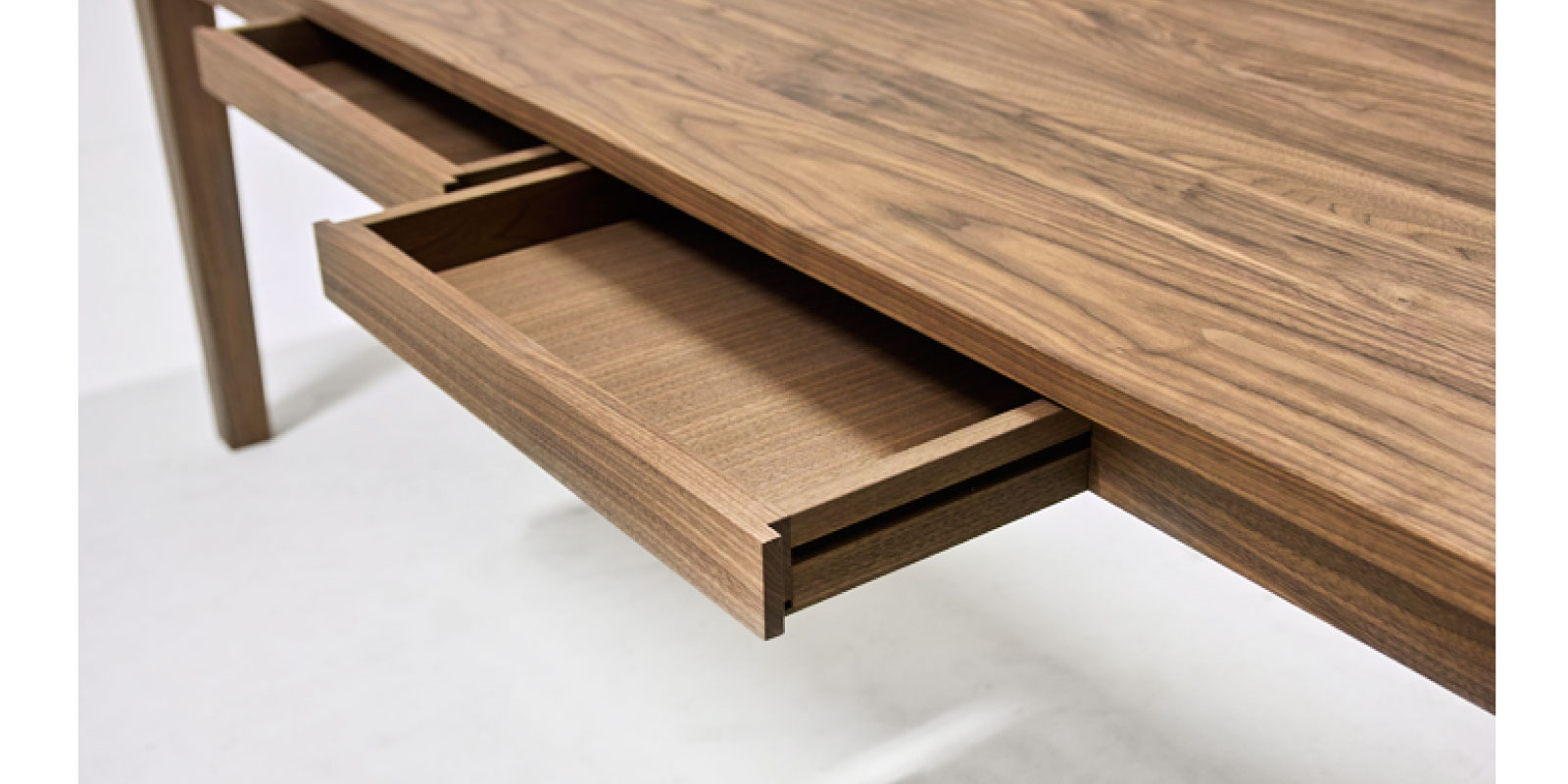 KRONE DINING TABLE W90cm × D90cm