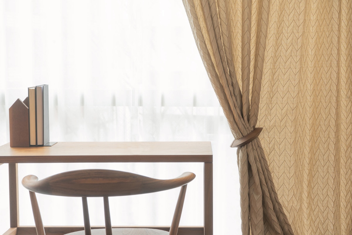CURTAIN HOLDER カット
