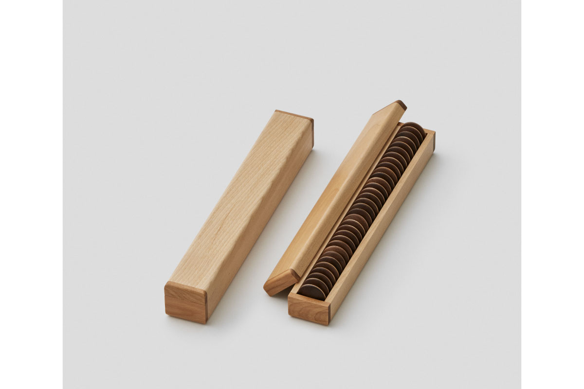 SASAKI | Wooden reversi